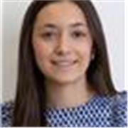 Profesora imparte clases del ámbito científico para primaria eso y bachillerato