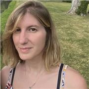Professeure de français avec deux ans et demi d'expérience donne des cours de français pour adultes à distance