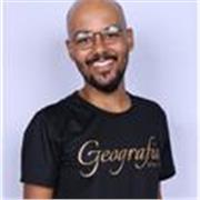 Professor de Geografia licenciado pela Universidade Federal de Minas Gerais