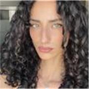 Ciao! 😊 Sono Martina, ho 24 anni e l’inglese è la mia seconda lingua. Ho un livello C1 e ho lavorato tanto con persone straniere