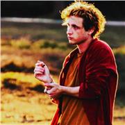 Studente di fisica laureato triennale, al momento sto studiando nel corso di fisica dei sistemi complessi in magistrale