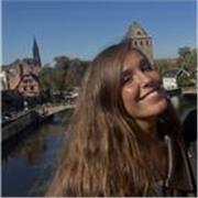 Filologa inglesa con experiencia de mas de 5 años en academias de inglés. Clases desde A1 hasta C2