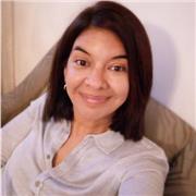 Profesora de Matemáticas imparte clases para alumnos de primaria y bachillerato