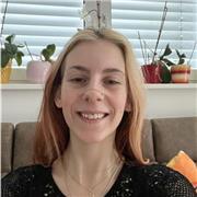 Ich biete Online-Unterricht. Ich habe eine abgeschlossene Lehre im Einzelhandel und Erfahrung als Teamleitung.