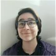 Graduada en Educación Primaria con mención en música, C1 en inglés y profesional con especialización en interpretación de trompa.