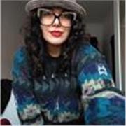 
Aquí tienes una posible respuesta basada en tu CV:

Me defino como una persona comprometida, creativa y con una gran capacidad pa
