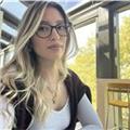 Matematiği anlaşılır ve keyifli hale getirmeyi hedefleyen sabırlı bir öğretmenim.