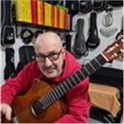 Insegnante di chitarra, flauto, basso, pianoforte e molti altri strumenti!