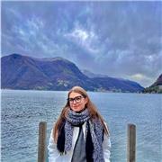 Laureata in Lingue e culture straniere occidentali ed orientali impartisce lezioni di inglese frontali. Certificato di inglese C1