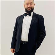Baritono in carriera, diplomato con il massimo dei voti, impartisce lezioni di canto sia in presenza che sul web