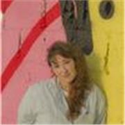 Profesora de Educación Primaria con formación en atención con alumnado con necesidades educativas especiales.