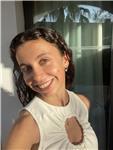 Soy una estudiante de magisterio primaria, me gusta mucho el deporte y la enseñanza en general. creo que puedo ayudar en el proceso de enseñanza-aprendizaje y eso me motiva