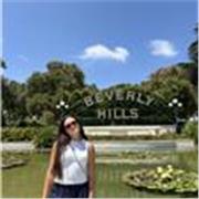 una chica apasionada por el deporte y viajar por el mundo hablando inglés