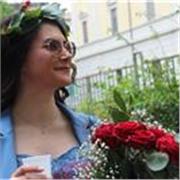Laureata in scienze e tecniche psicologiche impartisce lezioni di filosofia, scienze umane, psicologia, italiano e scuole elementari e medie