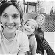 Professeur des écoles diplômée , cours pour les 6 à 15 ans. Pédagogies actives / motivation / progression / joie !