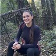 Me defino como una apasionada del deporte. Puedo impartir desde clases de zumba hasta clases de bodybalance, estiramientos, tonificación... y estoy acostumbrada a trabajar con personas de todas las edades, desde pequeños a mayores