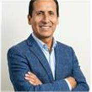 Profesor imparte clases de español online