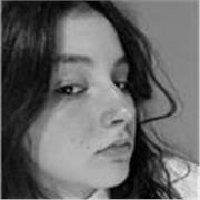 Studentessa di un istituto tecnico con eccellenti competenze riguardo la matematica, economia aziendale e informatica