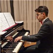 Insegnante di pianoforte,teoria e solfeggio