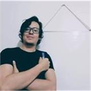 Profesor de matemáticas con una excelente y divertida forma de dar las clases