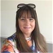 Supportive online student coach helping learners build confidence, motivation and resilience.
