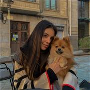 Hasta ahora no he ejercido de profesora, pero es un futuro profesional que me llama mucho la atención. Creo que los verbos “aprender” y “formar” son muy necesarios en todos los aspectos de nuestra vida