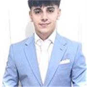 Entrenador joven con Grado Medio en Deportes, experiencia en División de Honor, apasionado por formar chavales con valores.