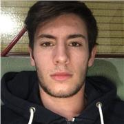 Allenatore di calcio a 5 insegna ed aiuta giovani allenatori o ragazzi che hanno il sogno di diventare professionisti del futsal