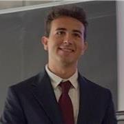 Offro lezioni private a bambini di elementari e medie, adattandomi alle loro esigenze.