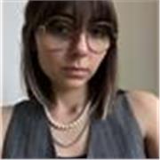 Insegnante di inglese con anni di esperienza e passione per l’insegnamento offre lezioni online per ogni tipo di livello! 