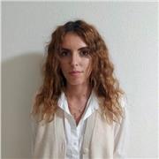 Maestra de Educación Primaria con especialización en inglés (C1), se ofrece para dar clases de refuerzo durante el verano