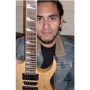 Músico de vocación, profesor de guitarra con conocimientos de teoría músical, interpretación y técnicas avanzadas de guitarra