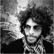 licenciado en bellas artes con tres décadas de carrera artística