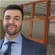 Ciao sono Alberto, un giovane insegnante di Italiano, ho una laurea in Filologia Italiana. Preparo per tutti i livelli da A1 a C2