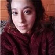 Educadora de párvulos dicta clases a niños de 3 a 6 años