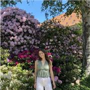 Profesora de Primaria apta para todas las edades y niveles.