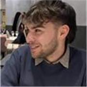 Ciao! Sono Simone, diplomato al Liceo Classico e attualmente studente di Informatica all’Università di Genova.
