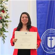 Profesora general básica realiza clases y refuerzos a estudiantes hasta quinto básico