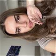 Offro lezioni private a bambini di elementari e medie, aiuto i bambini ad adottare un metodo di studio, amo la lingua inglese 