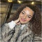 Supportive life coach helping students build confidence, manage stress and improve organisation & mindset skills