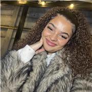 Supportive life coach helping students build confidence, manage stress and improve organisation & mindset skills