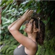 Pratica yoga ovunque tu sia! Lezioni online individuali con insegnante certificata