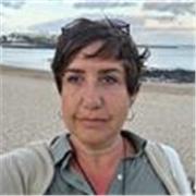 Profesora titulada en Interiorismo. ( antigua formacion de 5 años) 30 años de experiencia. enseñar realizar un proyecto desde 0. 