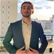 Etudiant en école de commerce à Paris. Enseigne le français 