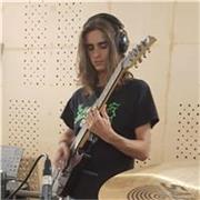 Étudiant en musicologie donne des cours de piano et guitare pour débutant et intermédiaire