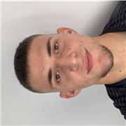 Soy alguien que ama mucho el deporte y también ayudar a las personas ,impartiría clases a cualquier persona