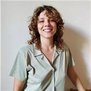 I would describe myself as dynamic and vibrant. My lessons are aimed at anyone curious about the language and culture.