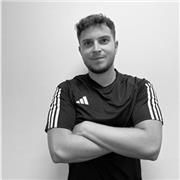 Sono un Personal Trainer presso Virgin Active e Laureato in Scienze Motorie. Offro 
lezioni di fitness, in presenza, o online