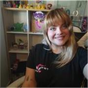 Titulación en gráfica y publicidad, entusiasta y apasionada. 