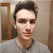 Posso insegnarti i principali programmi della suite di Adobe (Photoshop, indesign, illustrator, lightroom) ed i principi della grafica.